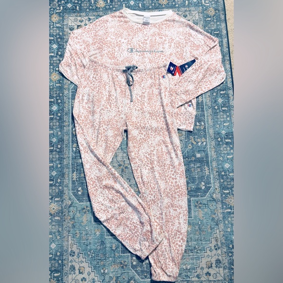 🆕CHAMPION Pink Leopard Hacci Pajama Set, Size Medium - Picture 12 of 14